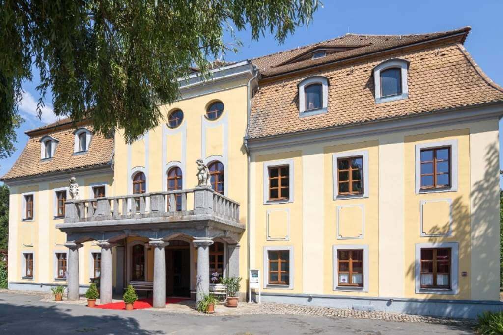 schloss-nedaschütz-1