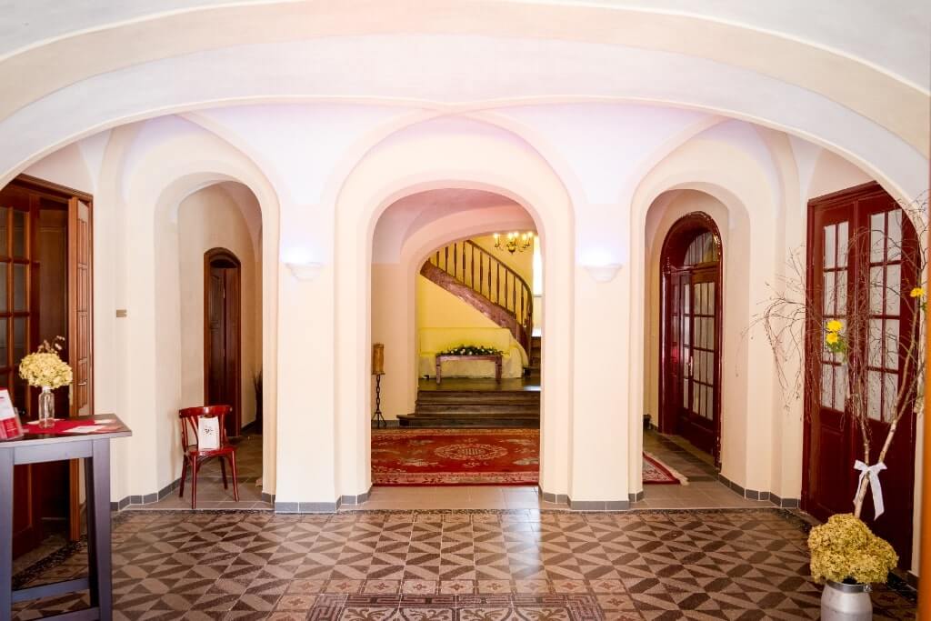 schlossnedaschütz-eingang-1